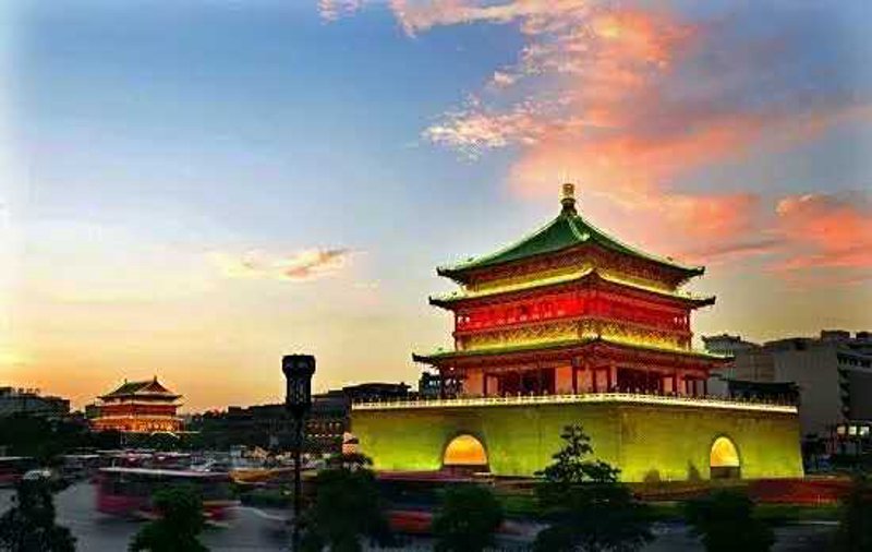 西安，这座古老而又现代的城市，藏着无数的故事与奇迹。今天我们就来聊聊西安旅游的那些事儿。